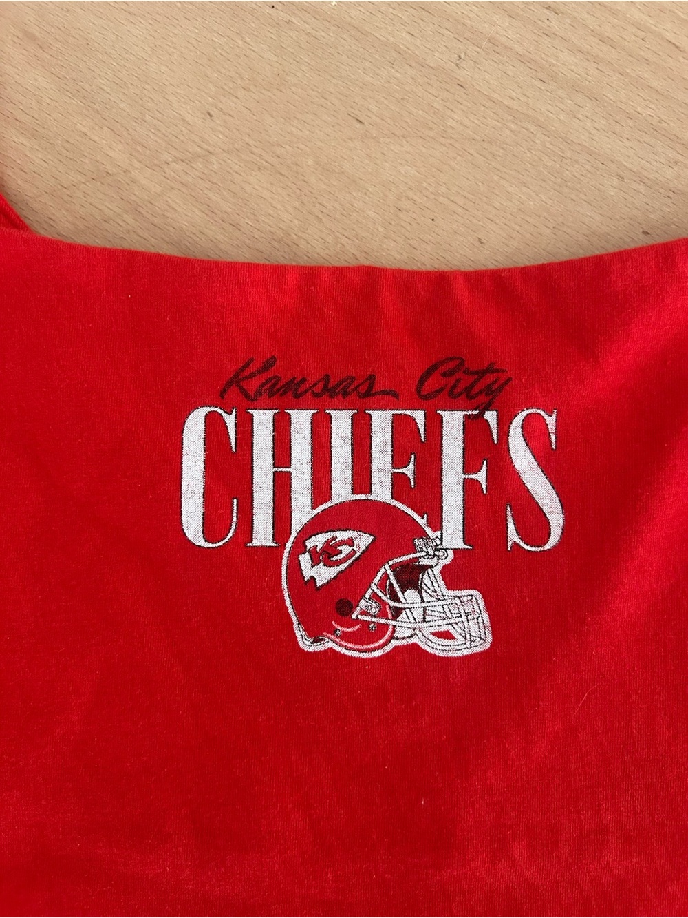 Abercrombie & Fitch Kansas City Chiefs Bra-Free 90s Cami - Picture 4 of 5